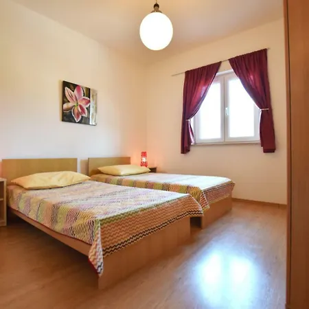 Spacious In Pula With Swimming Pool