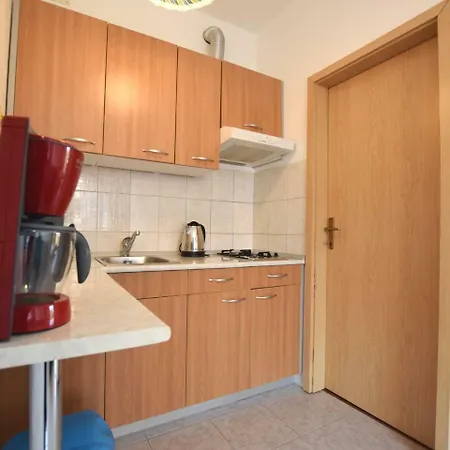 Spacious In Pula With Swimming Pool Vinkuran