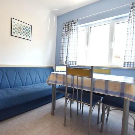 Appartamento Spacious In Pula With Swimming Pool Vinkuran